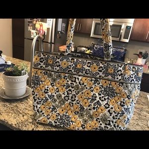 Animal print Vera Bradley weekend tote! Gorgeous!
